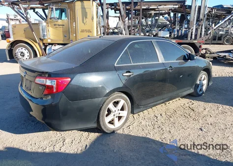 2013 Toyota Camry Se z USA, uszkodzony, nr VIN 4T1BF1FKXDU225607